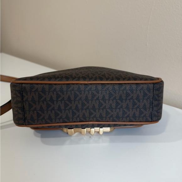 Michael Kors Parker Medium Logo Crossbody Bag - Picture 4 of 15